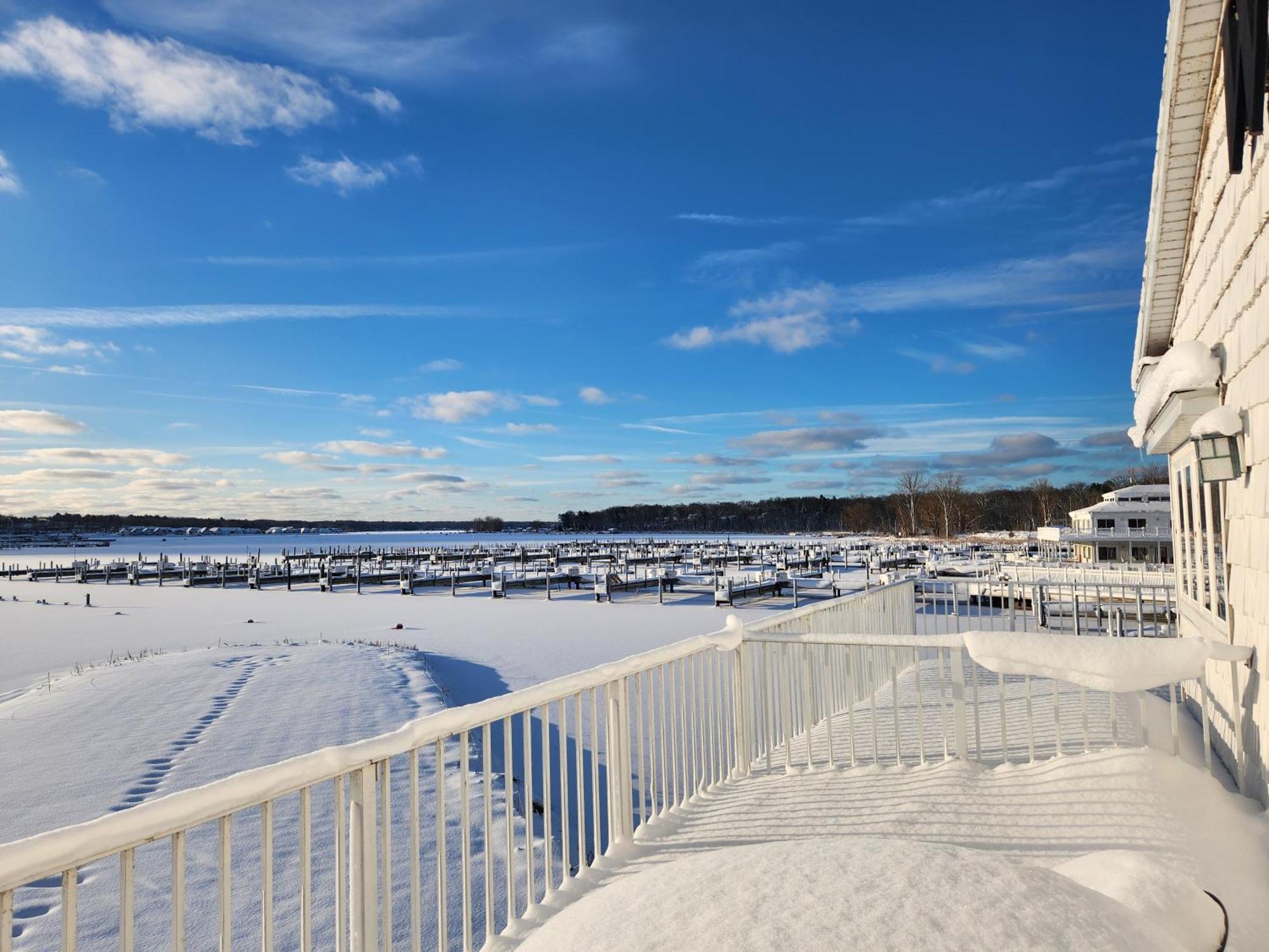 Weathervane Inn Montague Екстериор снимка